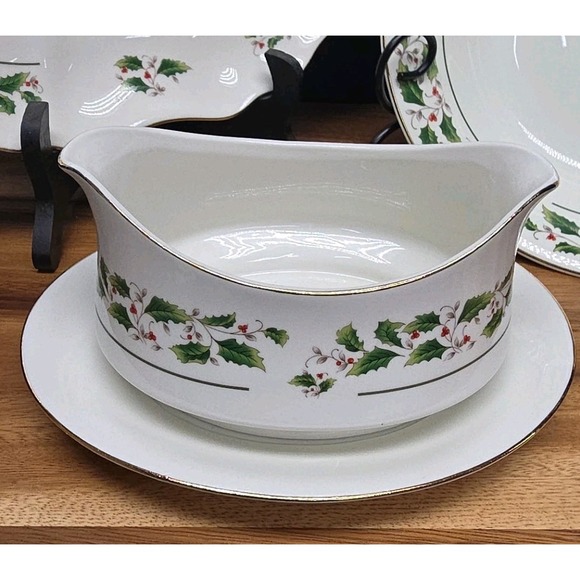 Home for the Holidays Soup Pasta Bowl Set of 4(OR 3) Christmas Holly Gold Rim 8" - Picture 2 of 14